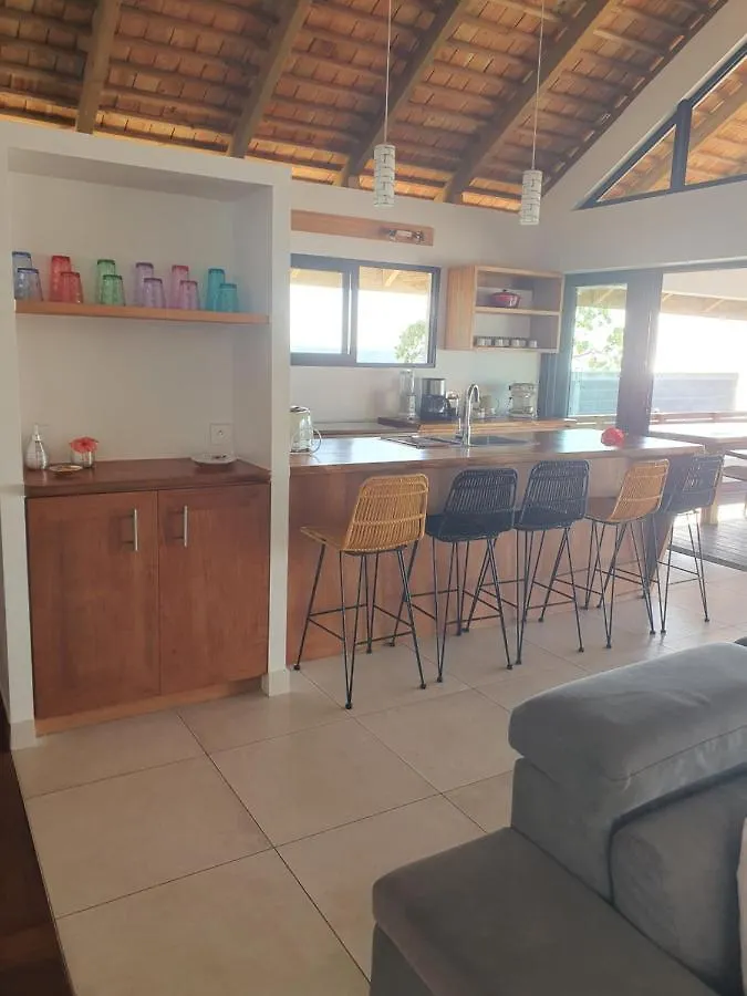 בית הארחה Temae Moorea Lodge Bungalow פולינזיה הצרפתית